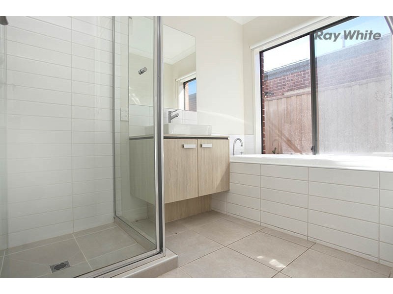 11 Tallgrass Avenue, Truganina VIC 3029