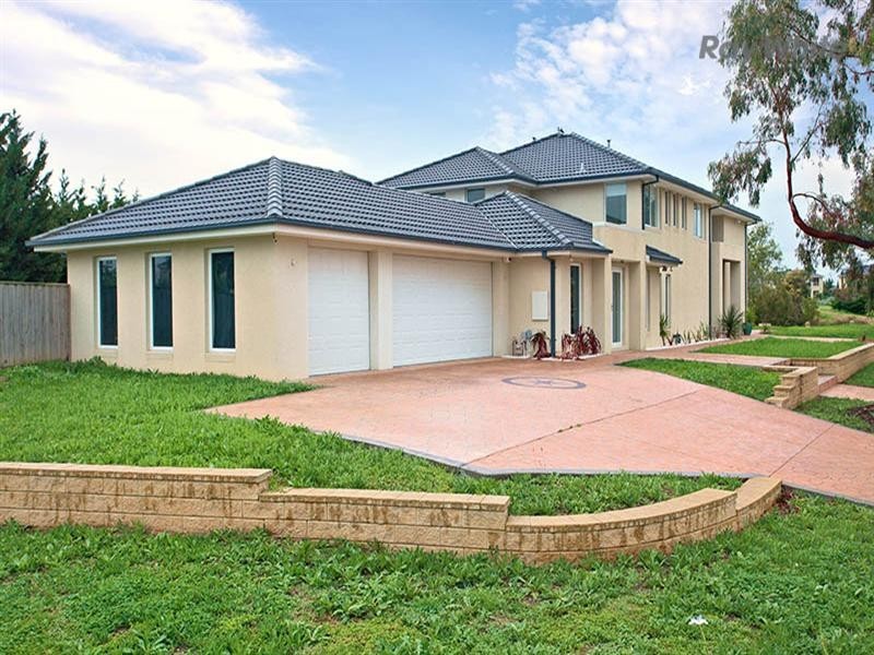 8 Cooks Mews, Point Cook VIC 3030