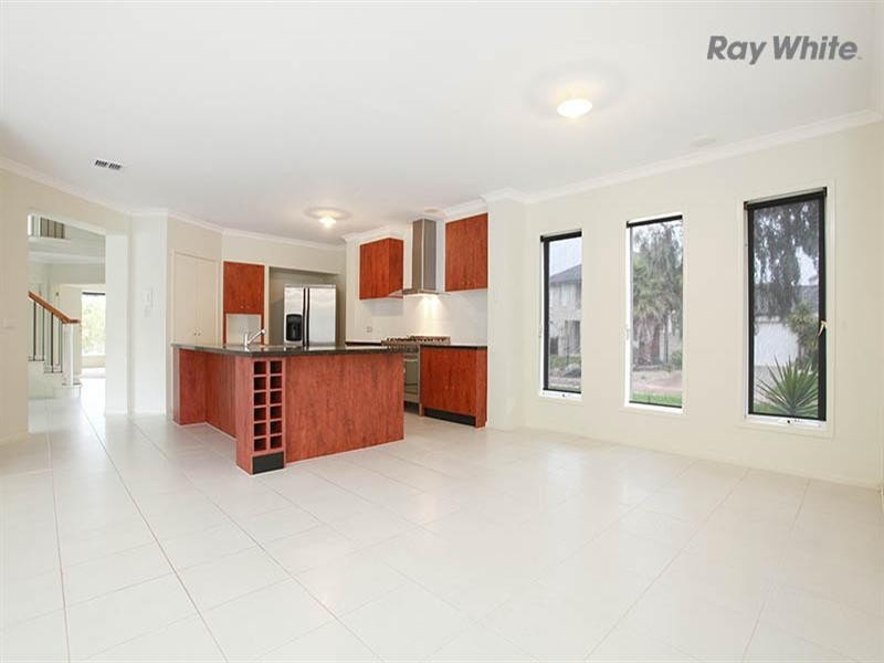8 Cooks Mews, Point Cook VIC 3030