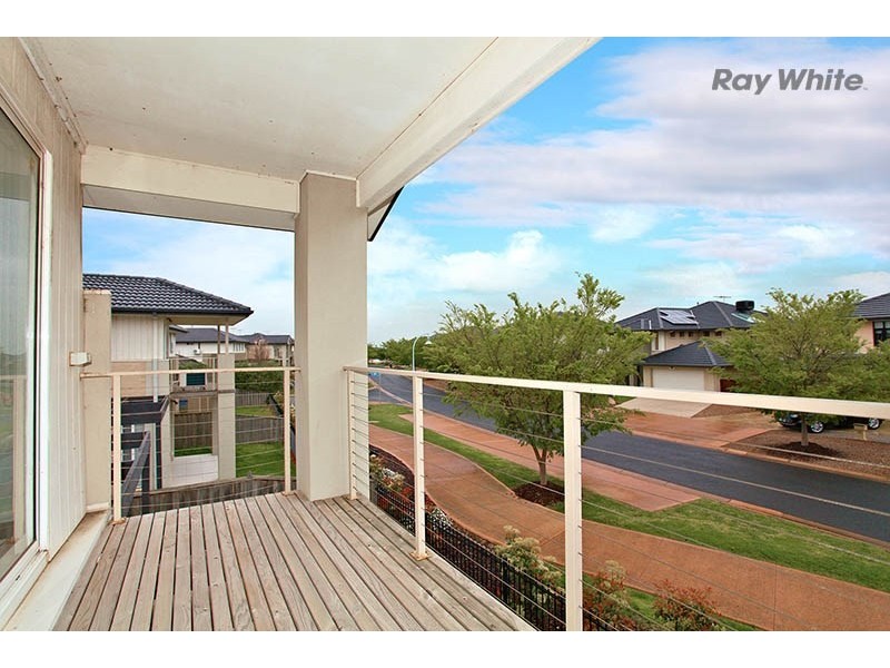 70 Vaucluse Boulevard, Sanctuary Lakes VIC 3030