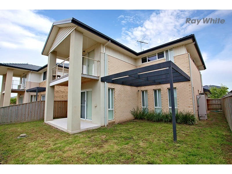 70 Vaucluse Boulevard, Sanctuary Lakes VIC 3030