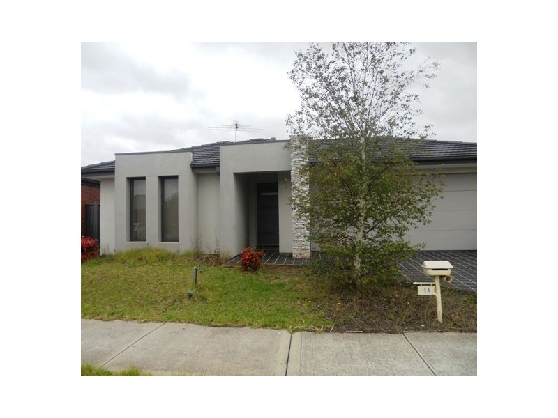 11 Edmondshaw Drive, Deer Park VIC 3023