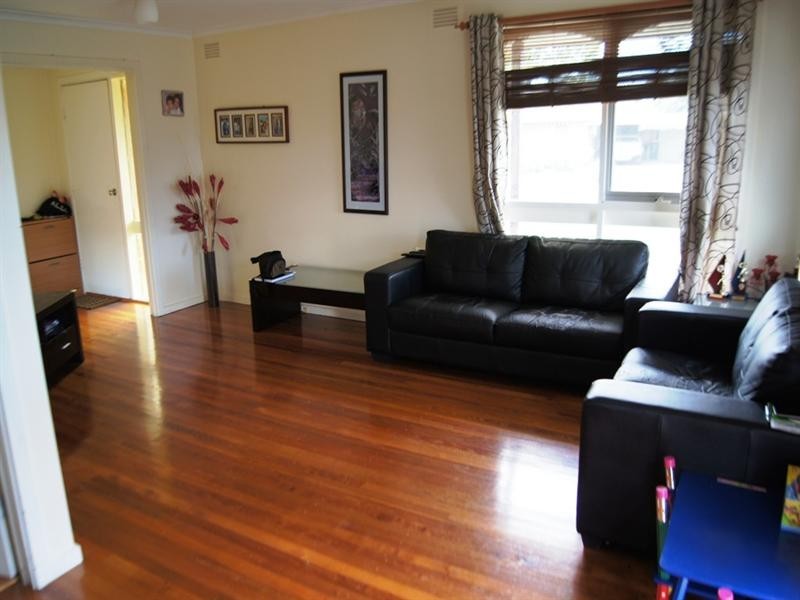 14 Laird Drive, Altona Meadows VIC 3028