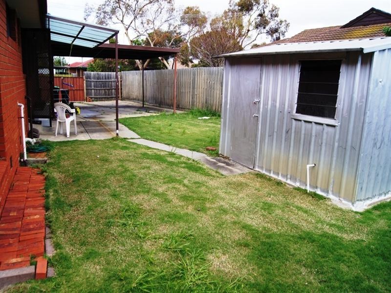 14 Laird Drive, Altona Meadows VIC 3028