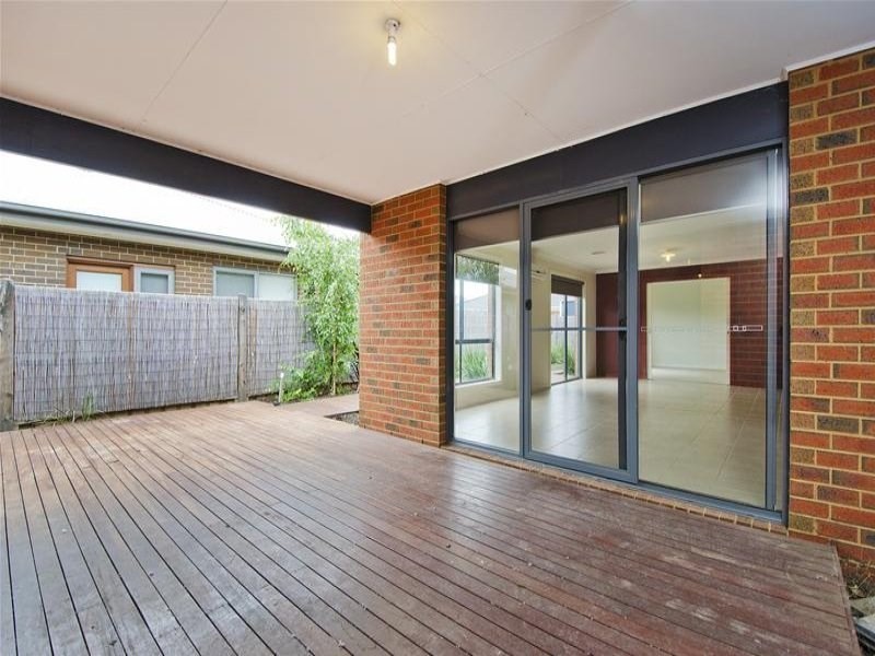 73 Fantail Crescent, Williams Landing VIC 3027