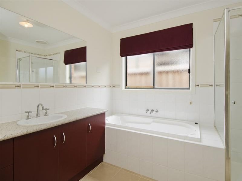 73 Fantail Crescent, Williams Landing VIC 3027