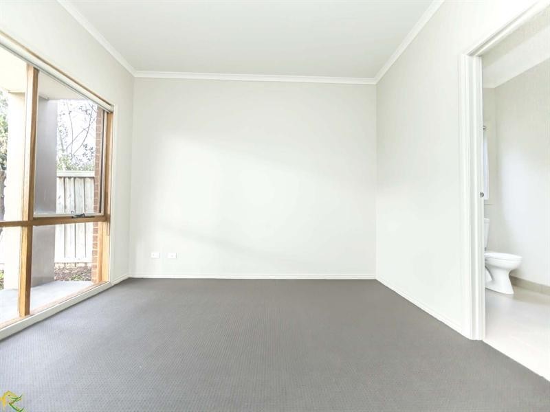 41 Dolphin Crescent, Point Cook VIC 3030