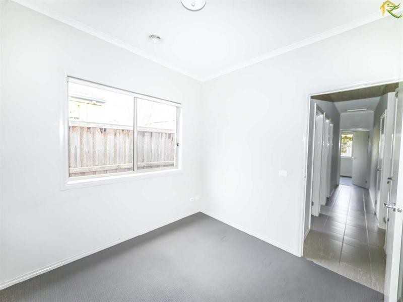 41 Dolphin Crescent, Point Cook VIC 3030