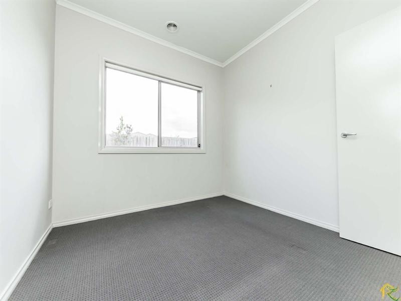 41 Dolphin Crescent, Point Cook VIC 3030