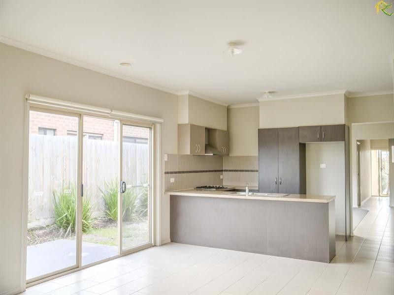 41 Dolphin Crescent, Point Cook VIC 3030