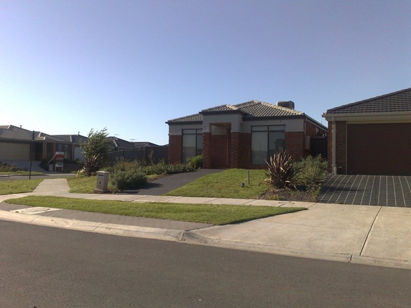 96 Hatchlands Drive, Deer Park VIC 3023