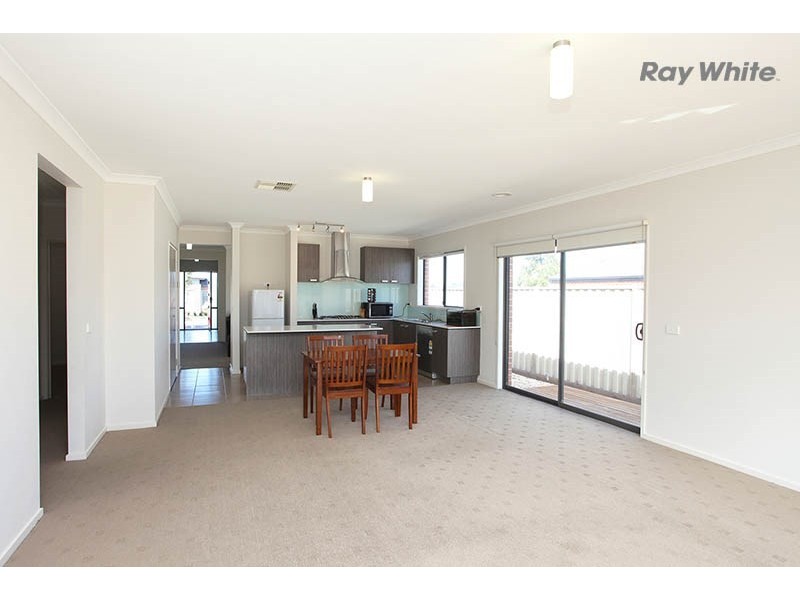 11 Tallgrass Avenue, Truganina VIC 3029