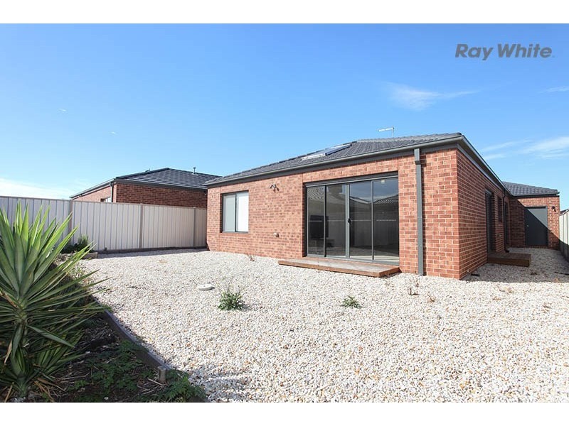 11 Tallgrass Avenue, Truganina VIC 3029