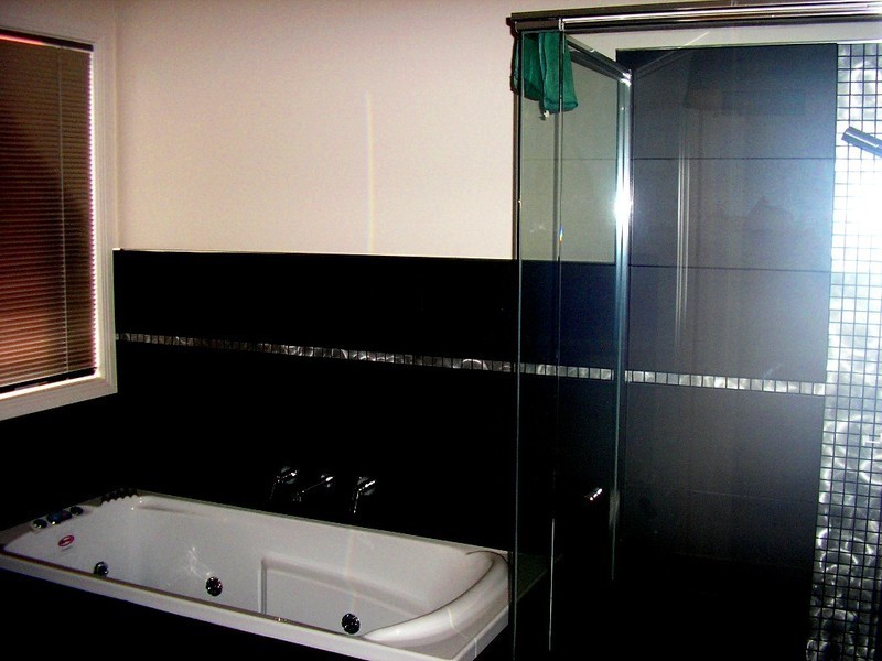 6 Reddrop Court, Altona Meadows VIC 3028