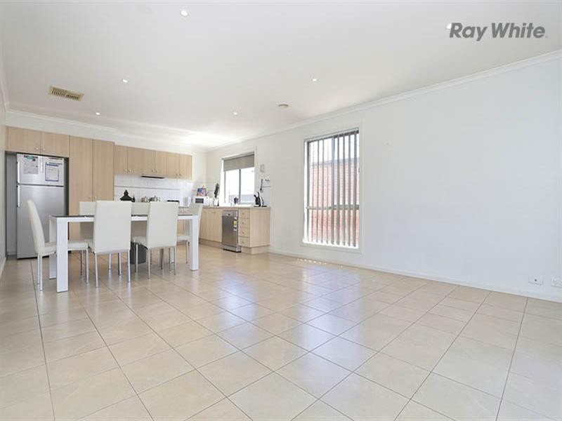 19 Edmondshaw Drive, Deer Park VIC 3023