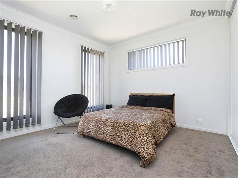 19 Edmondshaw Drive, Deer Park VIC 3023