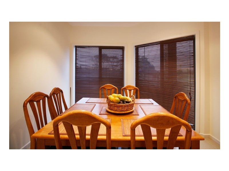 8 Isaacs Walk, Point Cook VIC 3030