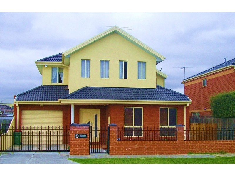 33 Deakin Street, Maidstone VIC 3012