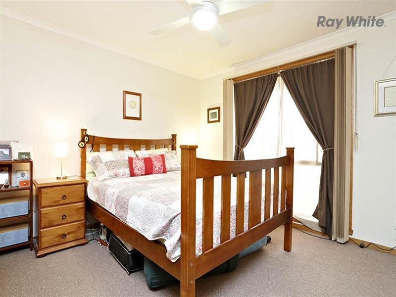 16 Irvine Court, Altona Meadows VIC 3028