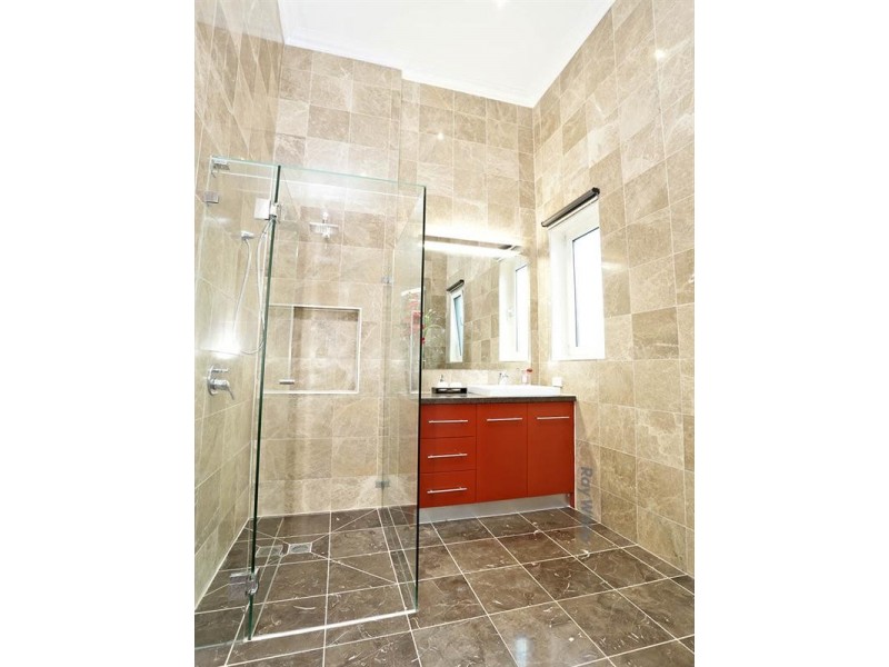 22 Vaucluse Boulevard, Sanctuary Lakes VIC 3030