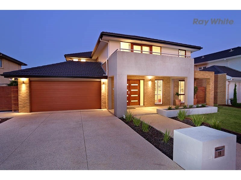 19 Meridian Close, Sanctuary Lakes VIC 3030