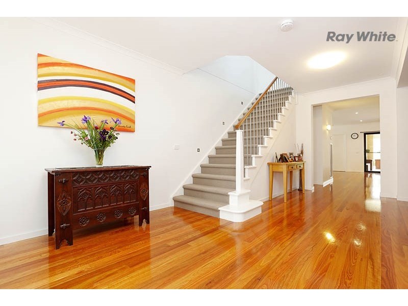 19 Meridian Close, Sanctuary Lakes VIC 3030