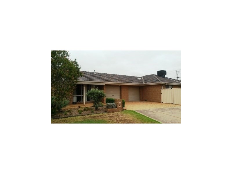 16 Irvine Court, Altona Meadows VIC 3028