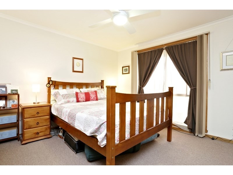 16 Irvine Court, Altona Meadows VIC 3028