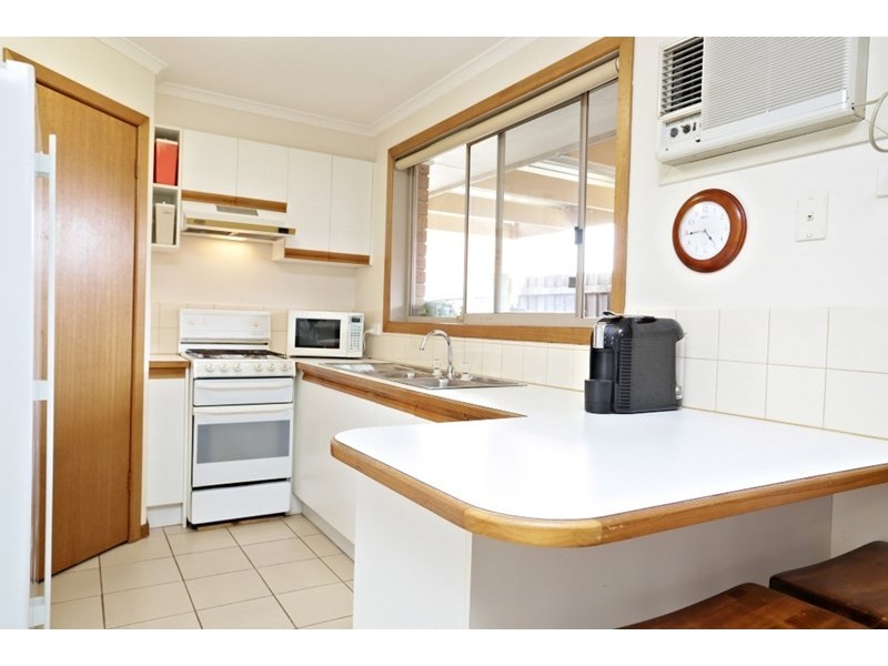 16 Irvine Court, Altona Meadows VIC 3028