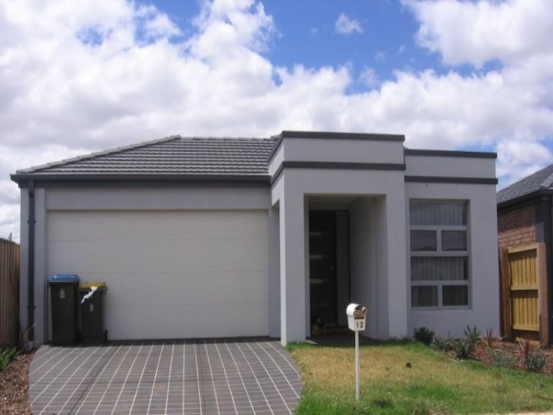 12 GISELLE Grove, Tarneit VIC 3029