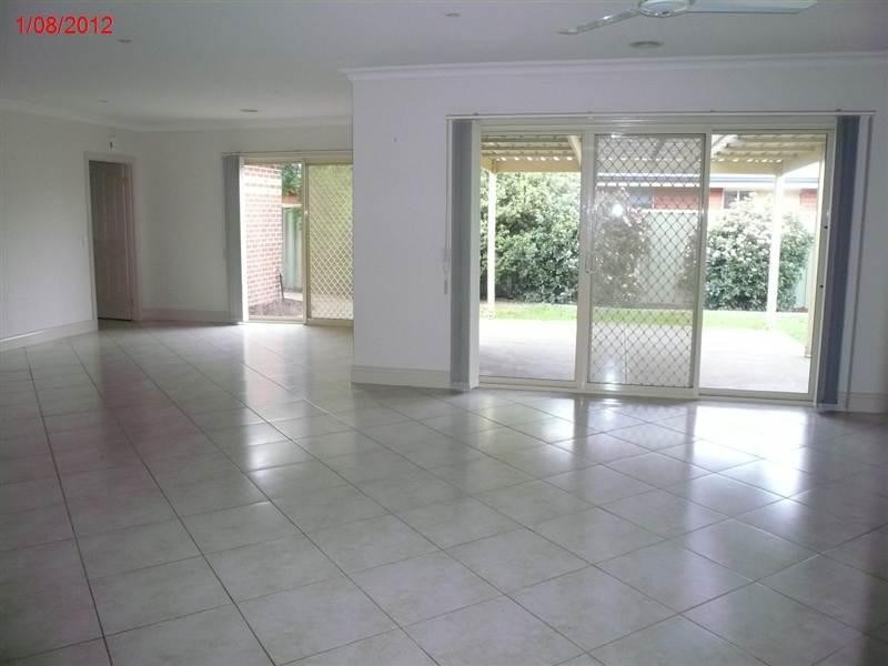 6 Earls Court, Point Cook VIC 3030