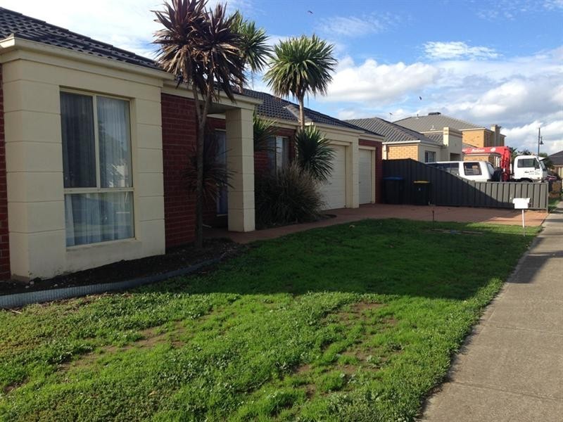 15 Moorgate Street, Point Cook VIC 3030