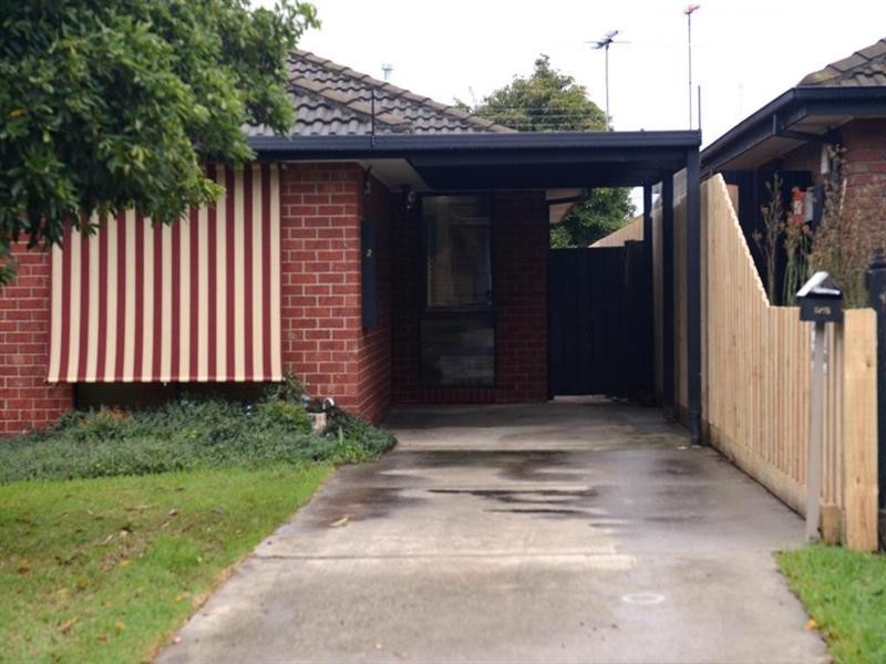 2/18 Crown Street, Laverton VIC 3028