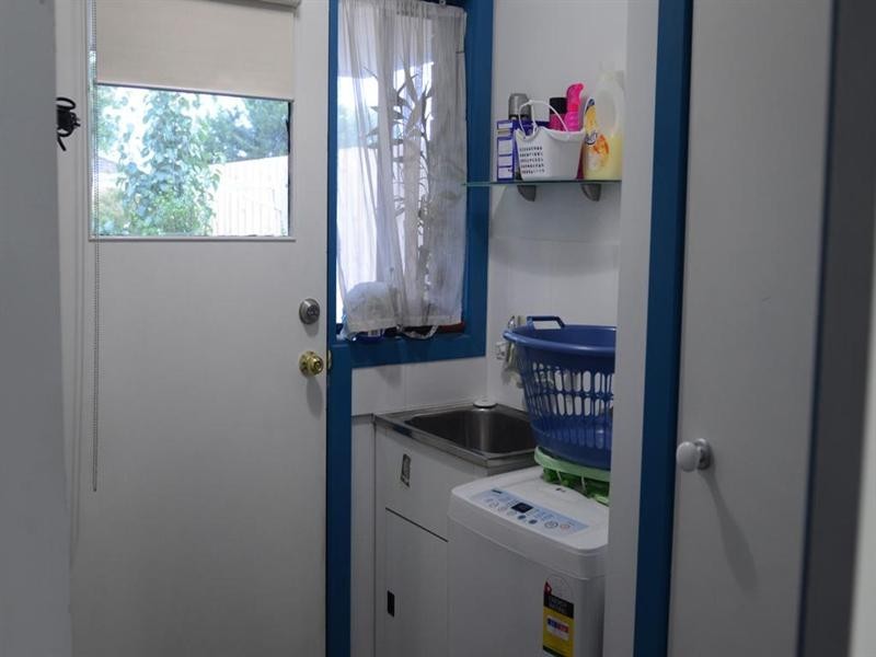 2/18 Crown Street, Laverton VIC 3028