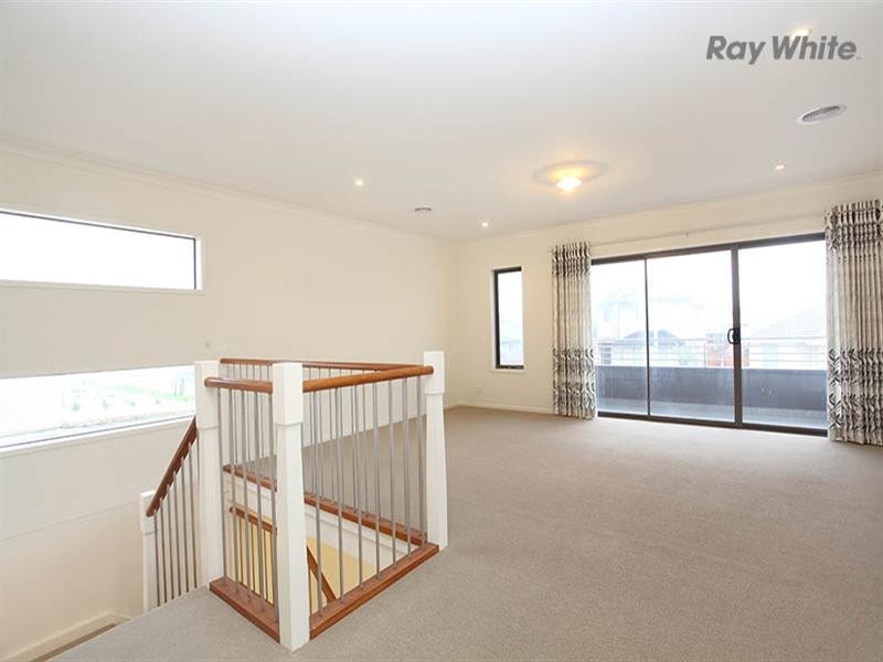 15 BRINDABELLA Chase, Sanctuary Lakes VIC 3030