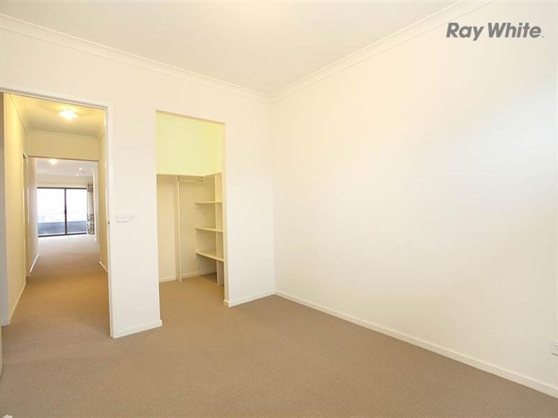 15 BRINDABELLA Chase, Sanctuary Lakes VIC 3030