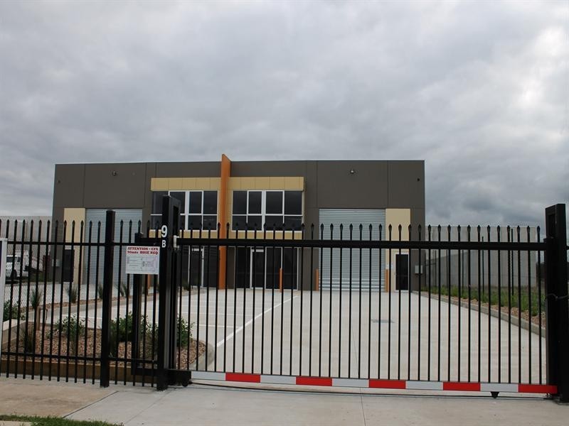 2/9 Independent Way, Ravenhall VIC 3023