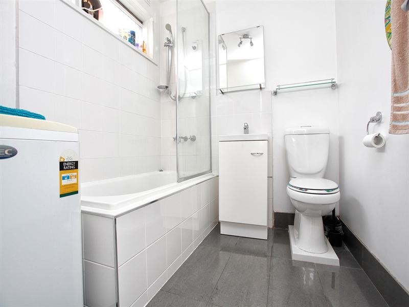 2/12 Carmichael Street, West Footscray VIC 3012