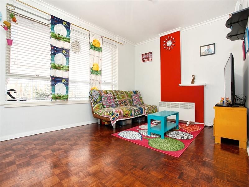 2/12 Carmichael Street, West Footscray VIC 3012