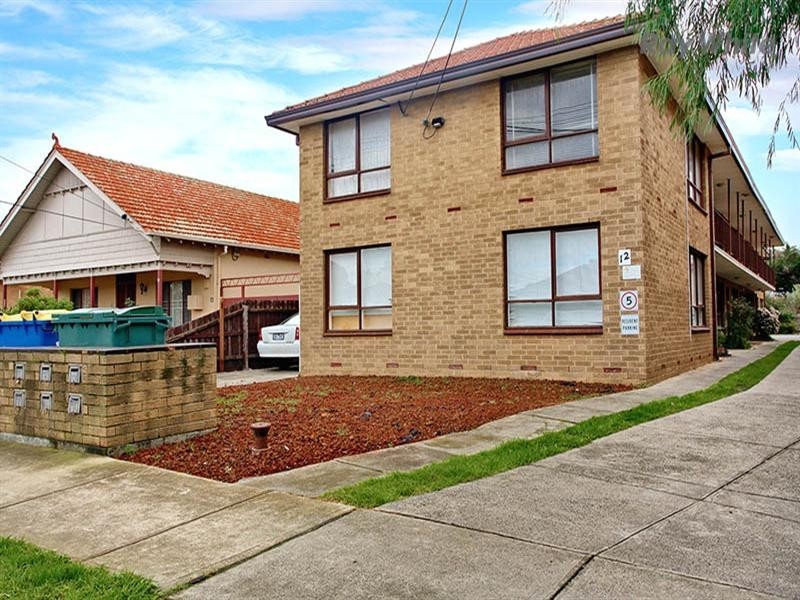 2/12 Carmichael Street, West Footscray VIC 3012