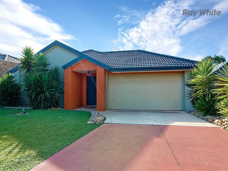 47 Middle Park Drive, Sanctuary Lakes VIC 3030