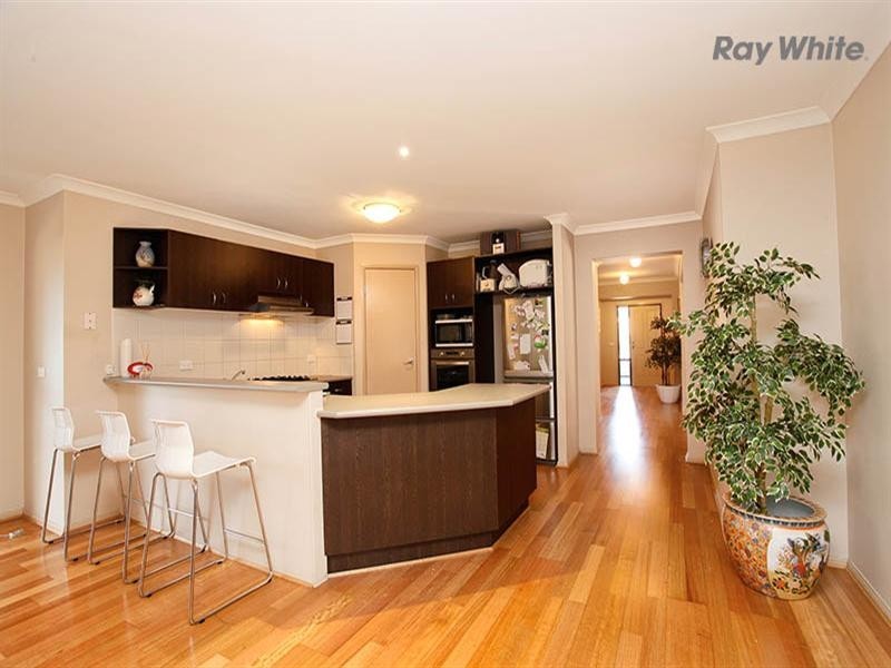 47 Middle Park Drive, Sanctuary Lakes VIC 3030