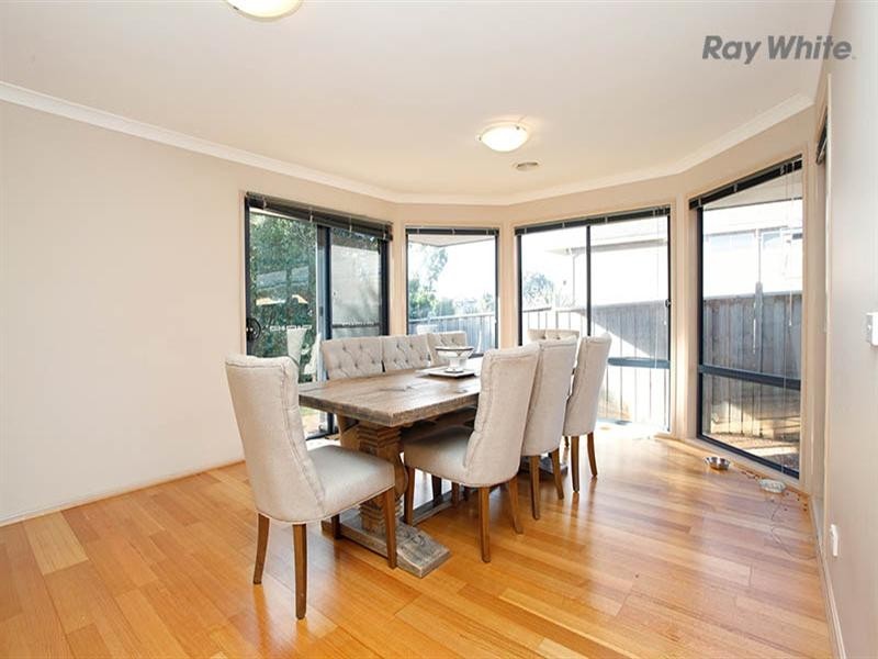 47 Middle Park Drive, Sanctuary Lakes VIC 3030