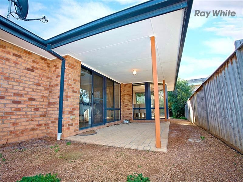 47 Middle Park Drive, Sanctuary Lakes VIC 3030