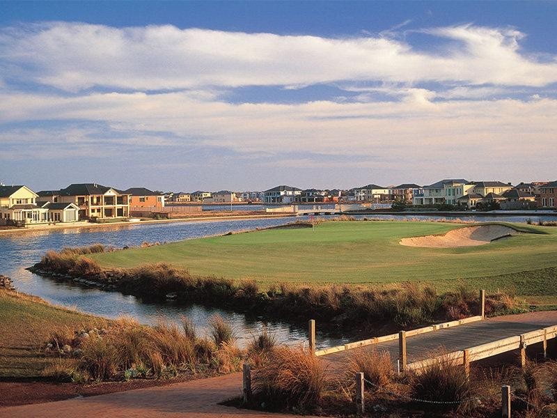 Lot 2351 Lakeside Central, Sanctuary Lakes VIC 3030