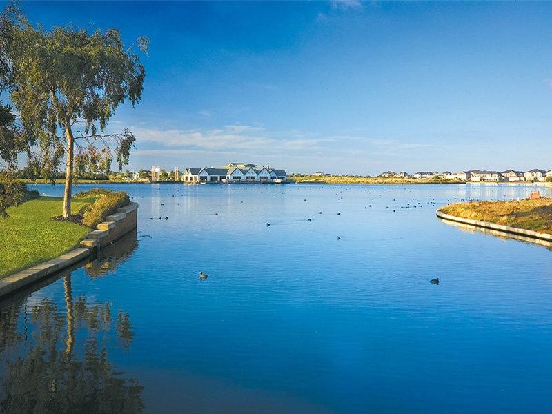 Lot 2355 Lakeside Central, Sanctuary Lakes VIC 3030