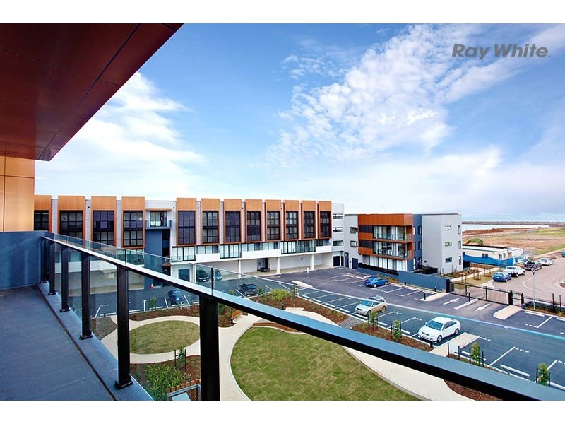 306/50 Catamaran Street, Werribee South VIC 3030