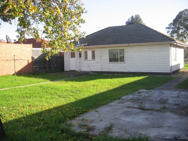 8 Carlsson Court, Brooklyn VIC 3012