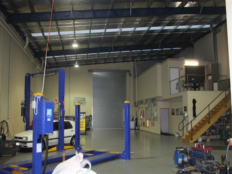 2/216 Blackshaws Road, Altona North VIC 3025