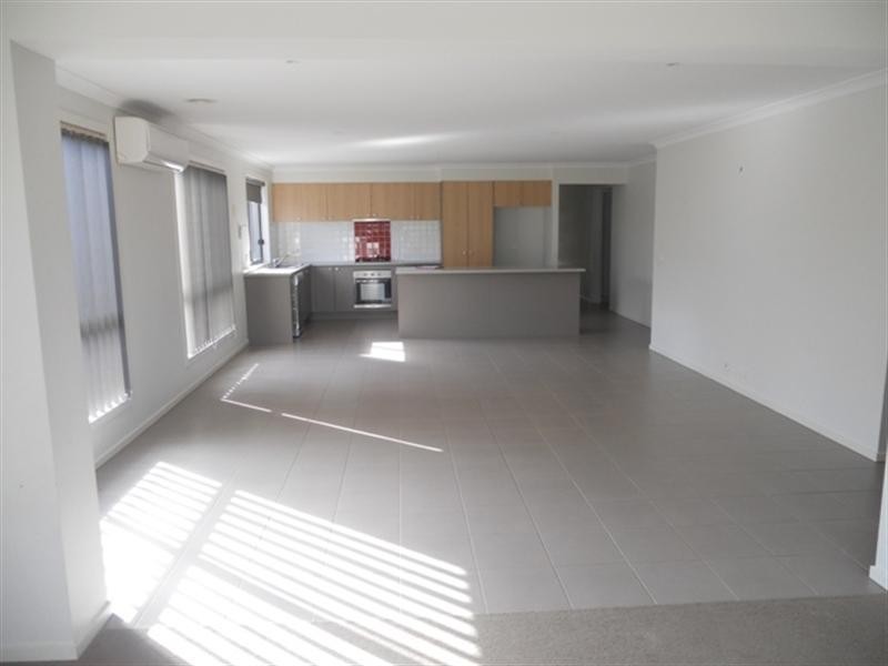 13 Hatfield Place, Deer Park VIC 3023